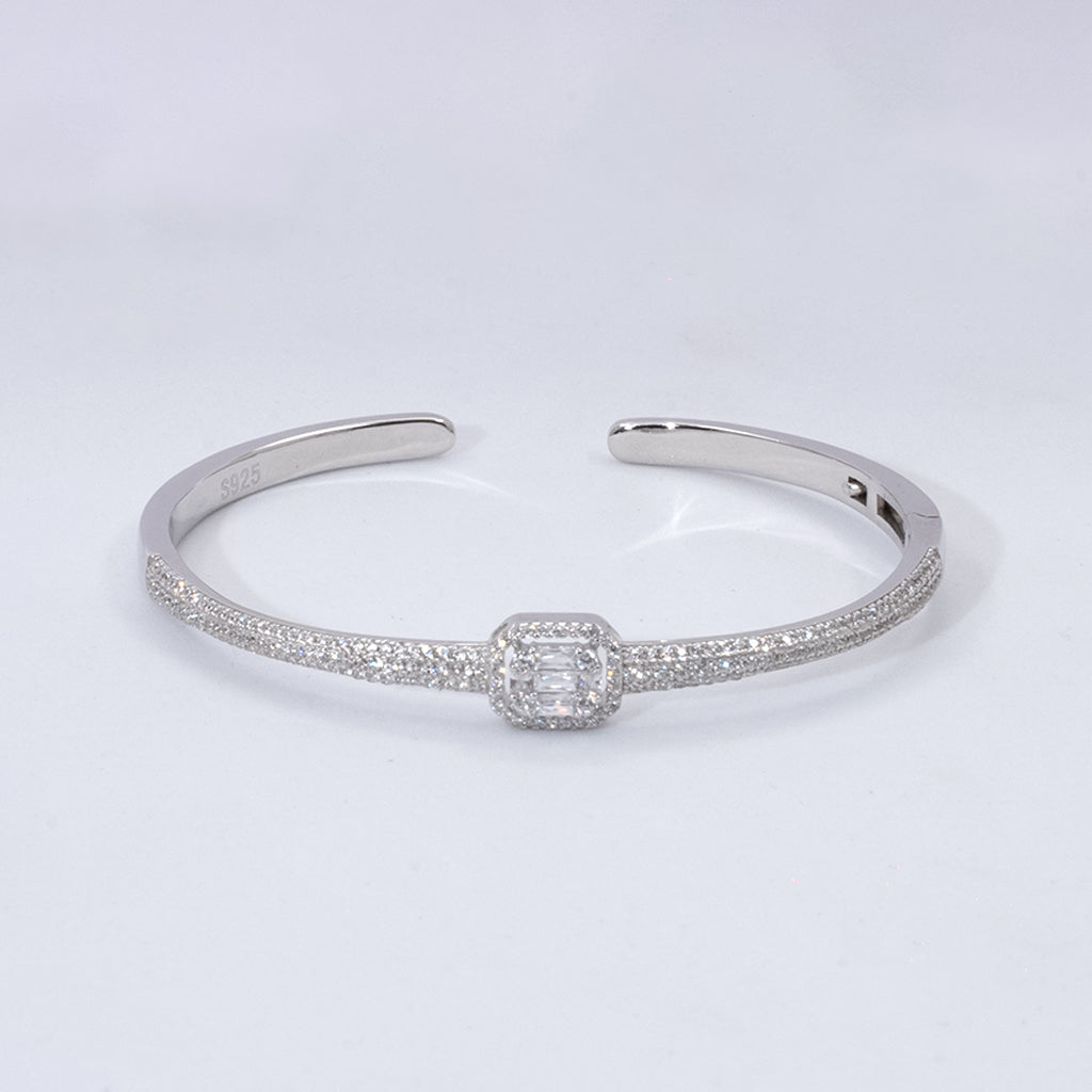Silver Bracelet With Shimmering Round & Baguette Cut Diamonds