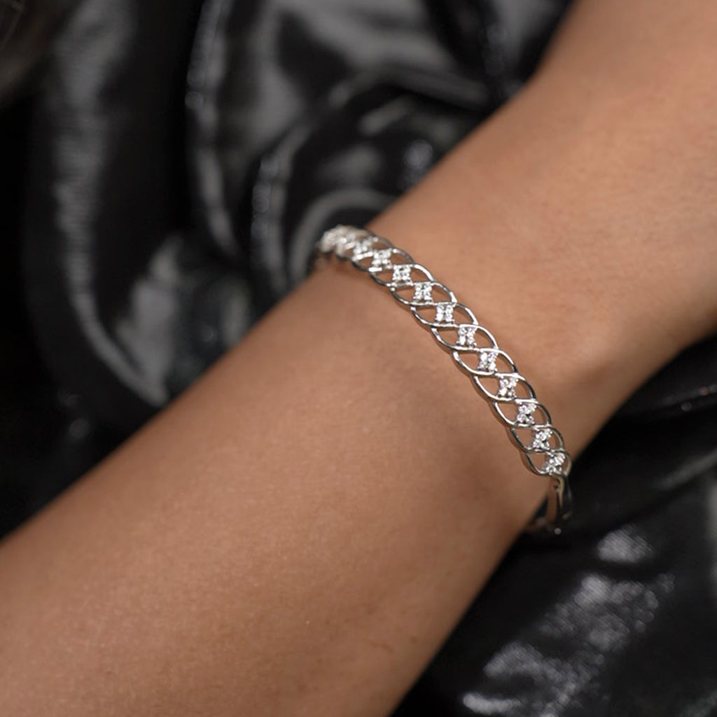 Silver Bracelet With Sparkling Radiant Diamonds
