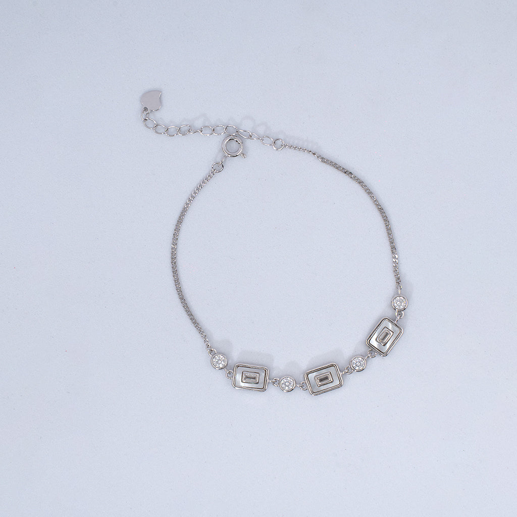 Silver Chain Bracelet with Mother of Pearl & Sparkling Diamonds