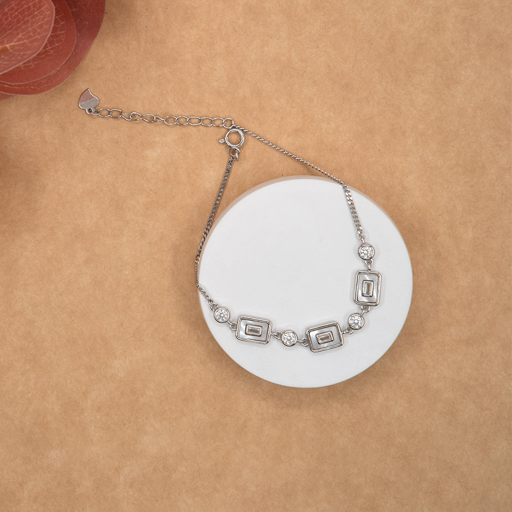 Silver Chain Bracelet with Mother of Pearl & Sparkling Diamonds