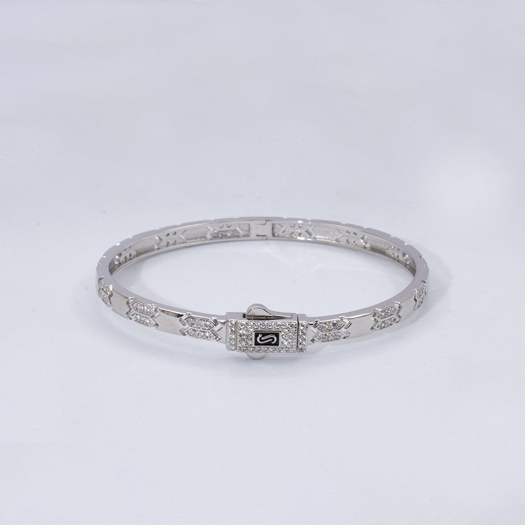 Silver Bracelet Encrusted With Dazzling Diamonds