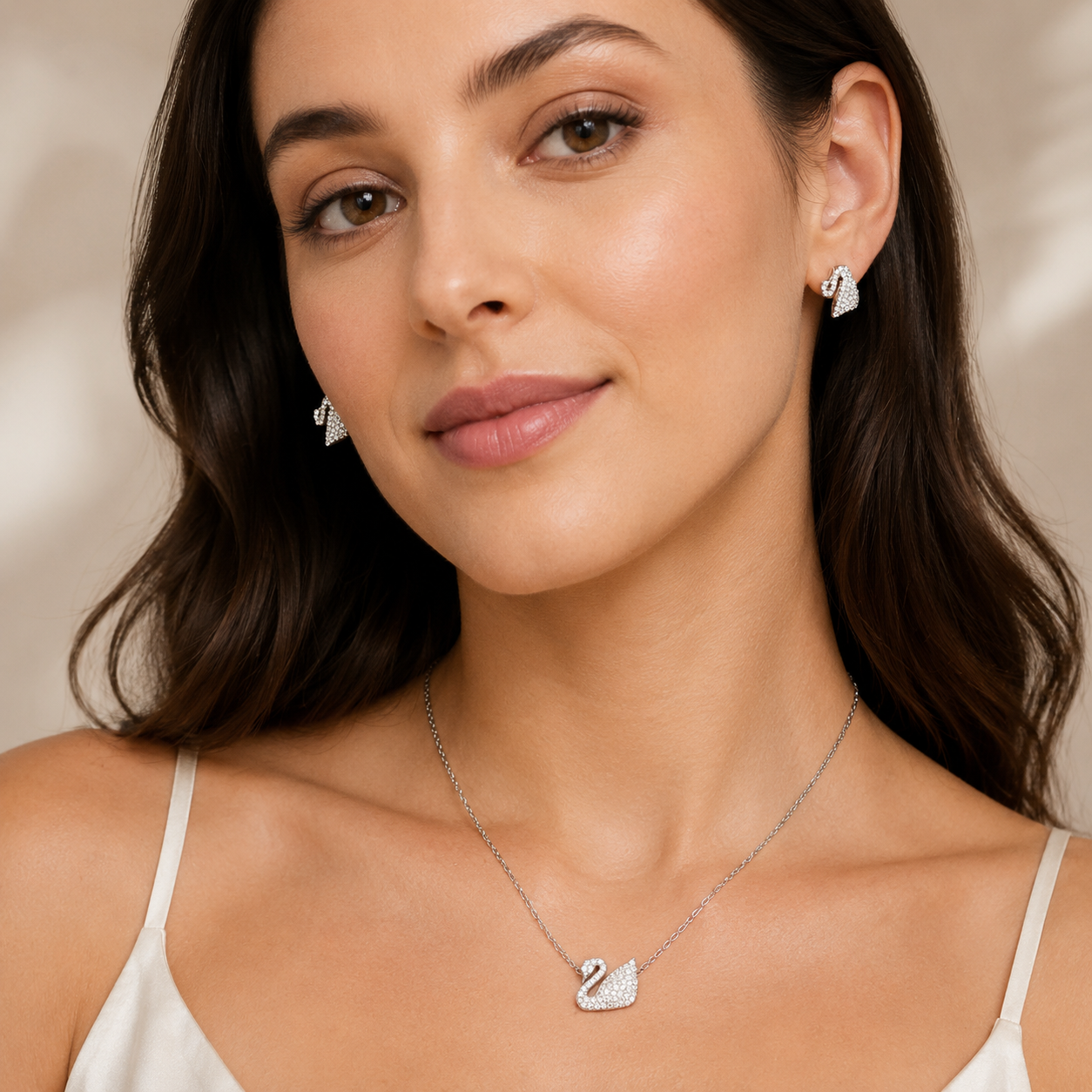 Swan Grace Pendant Set