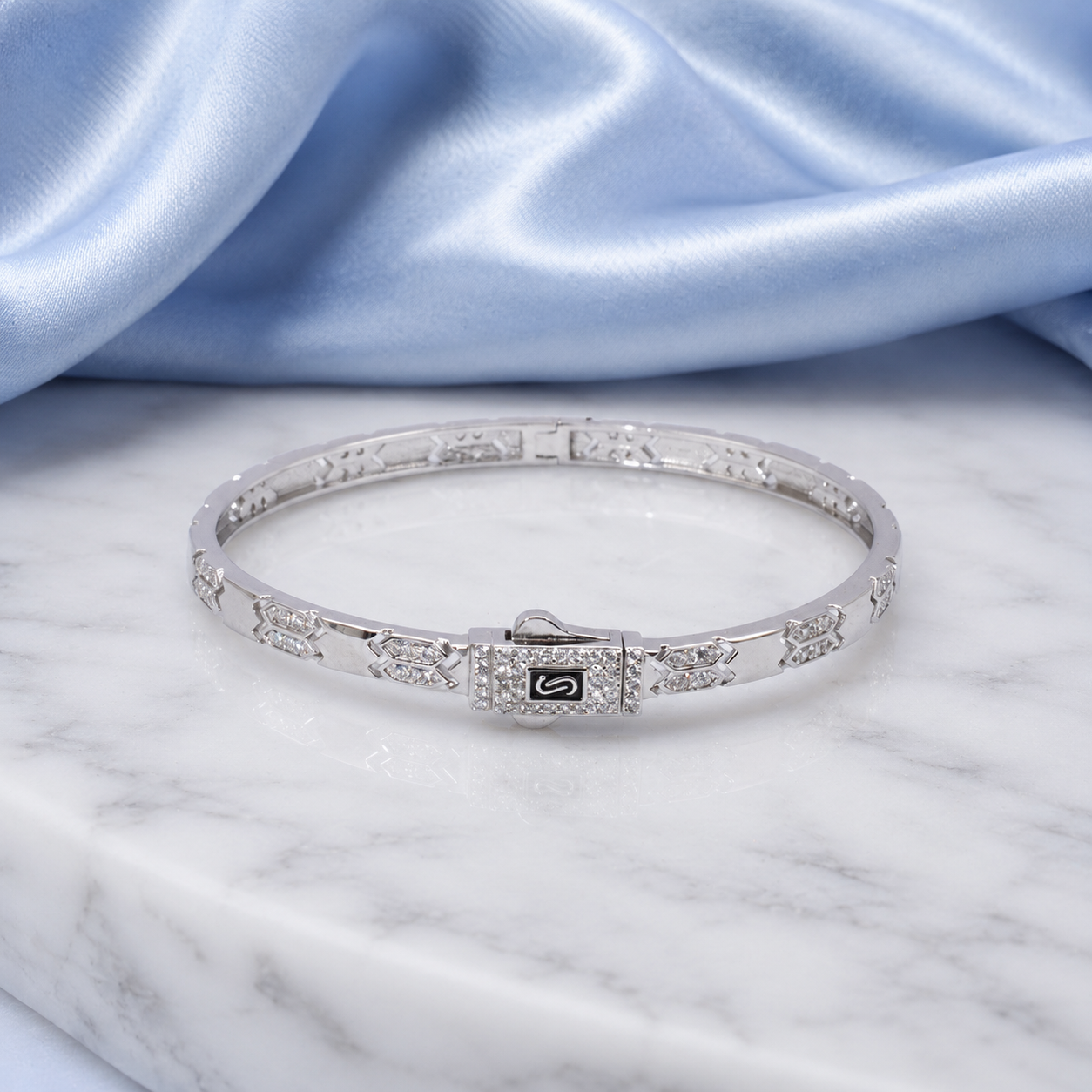 Lumina Crest Bracelet