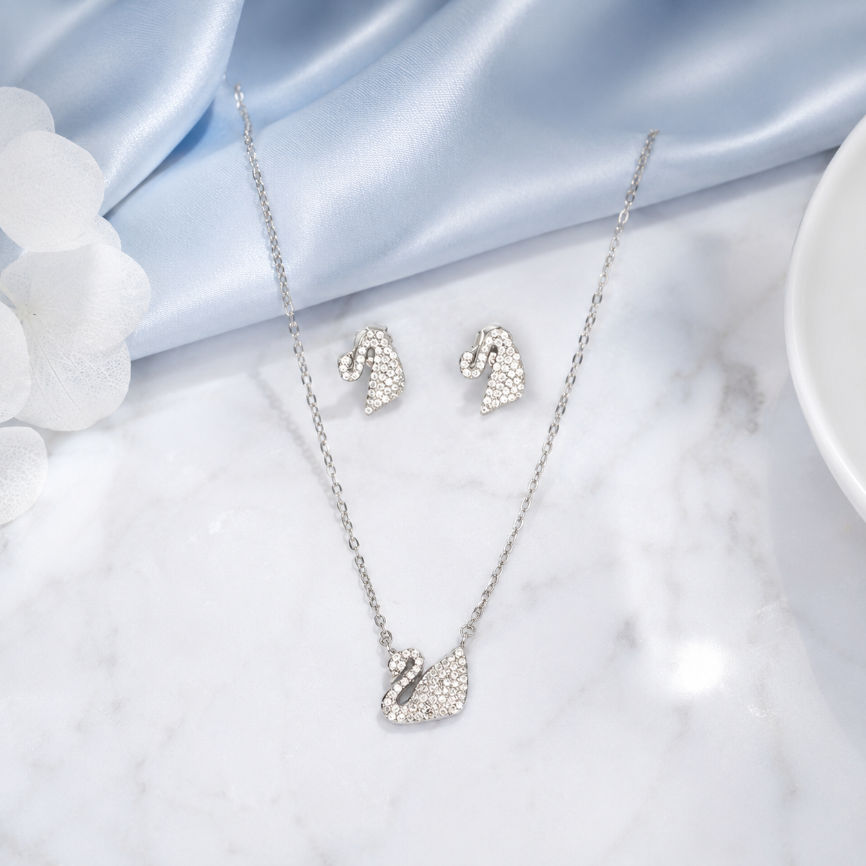 Swan Grace Pendant Set
