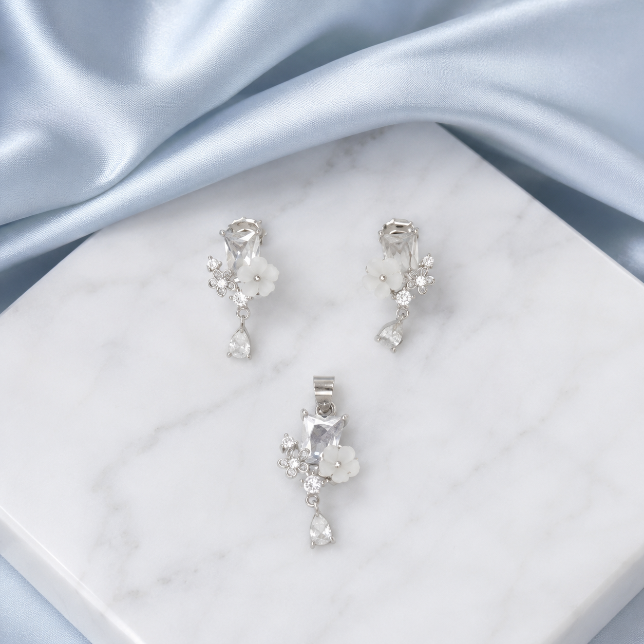 Emerald Ice Pendant Set