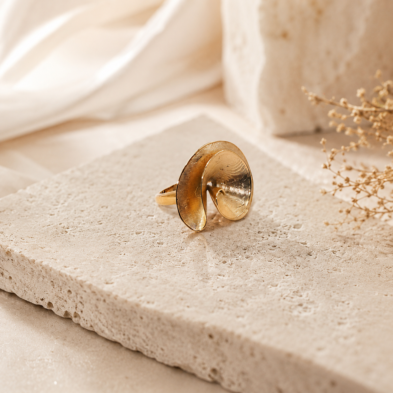 Petalia Silver Ring