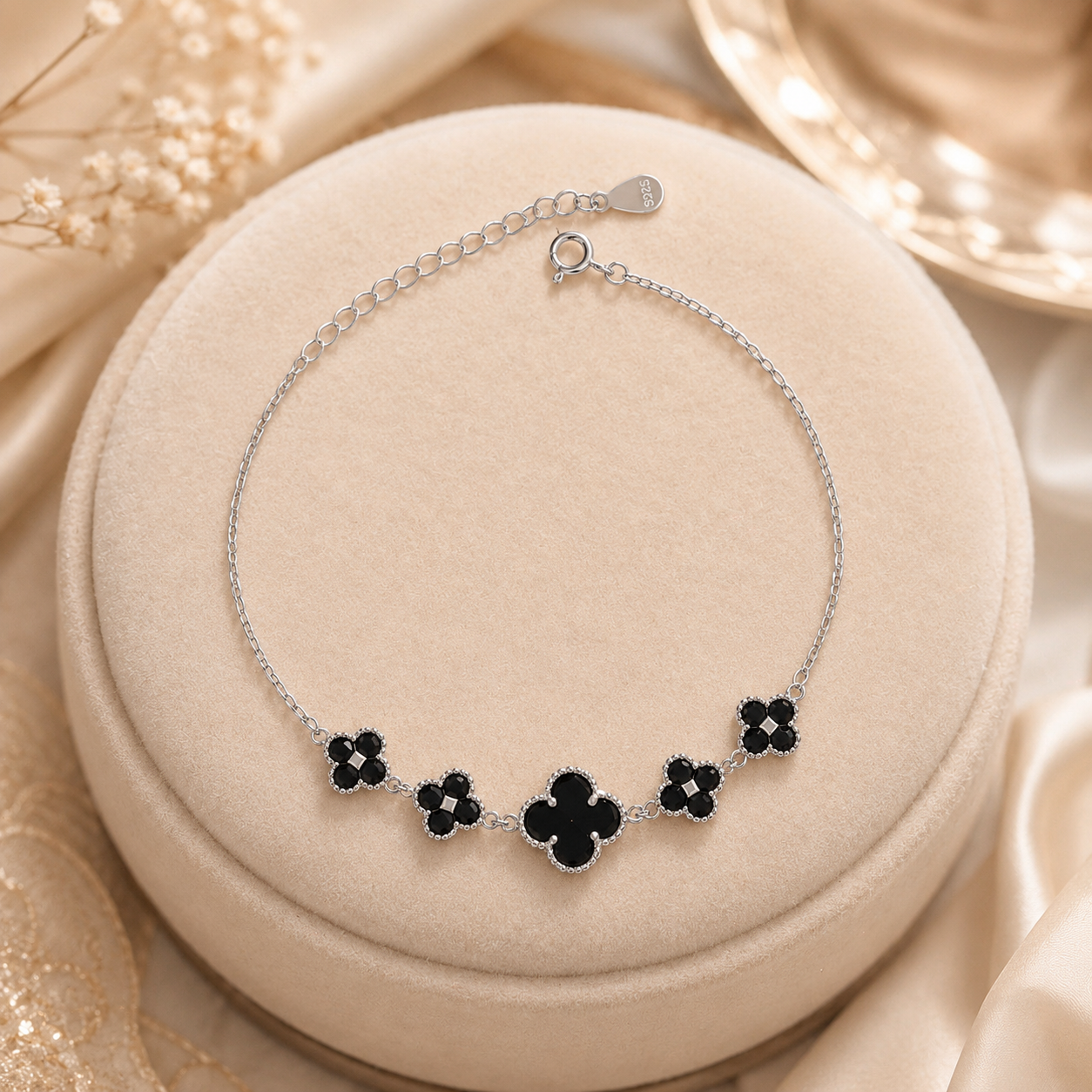 Noir Clover Bracelet