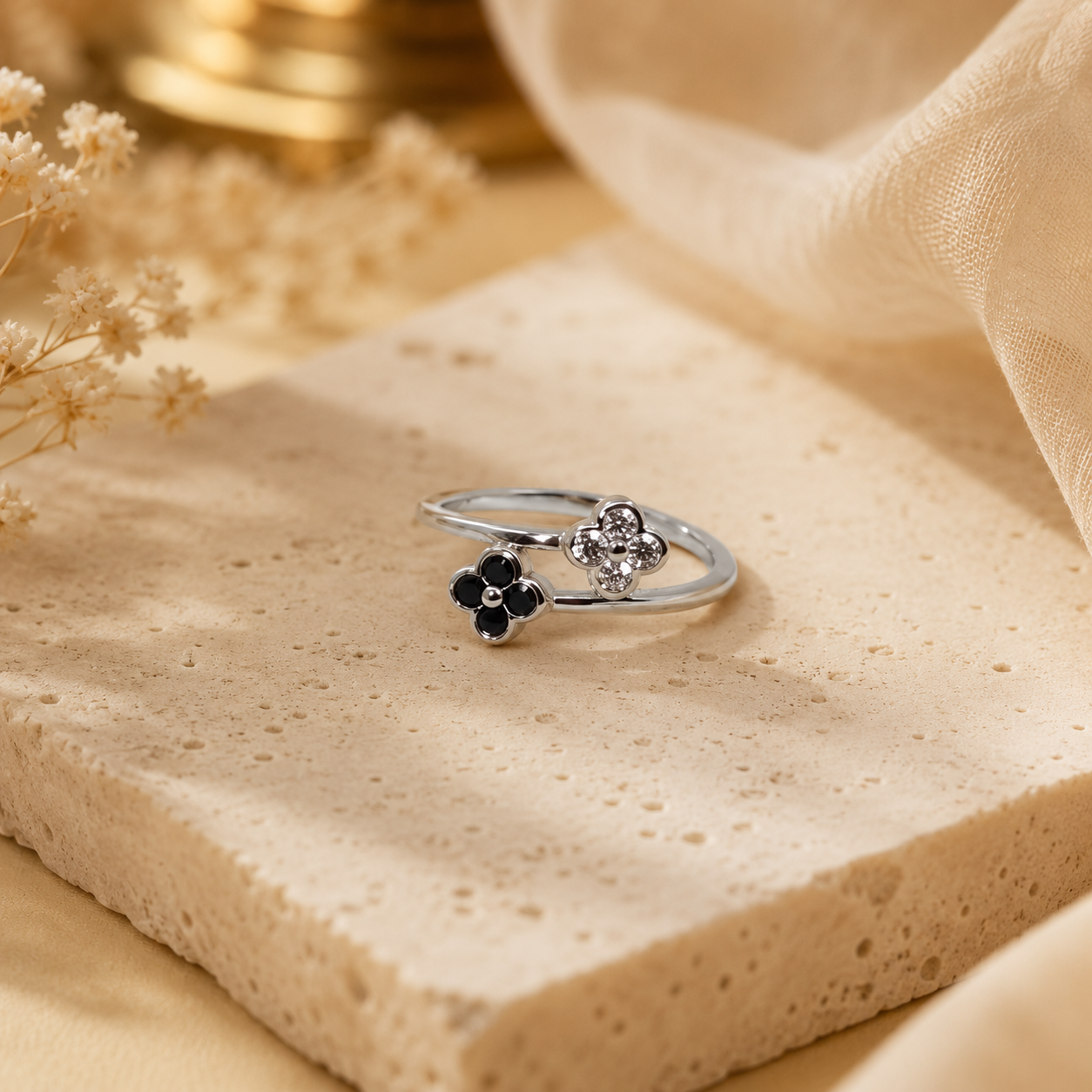 Clovera Silver Ring