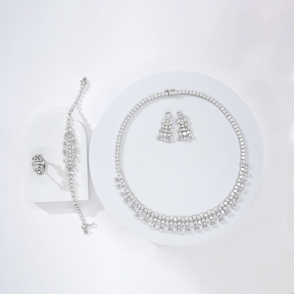 Stunning Diamonds Necklace Set