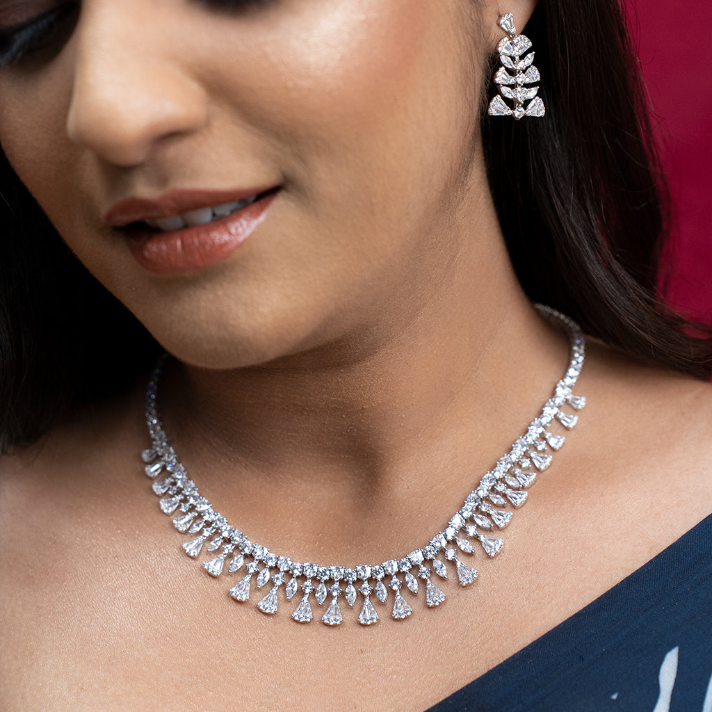 Stunning Diamonds Necklace Set