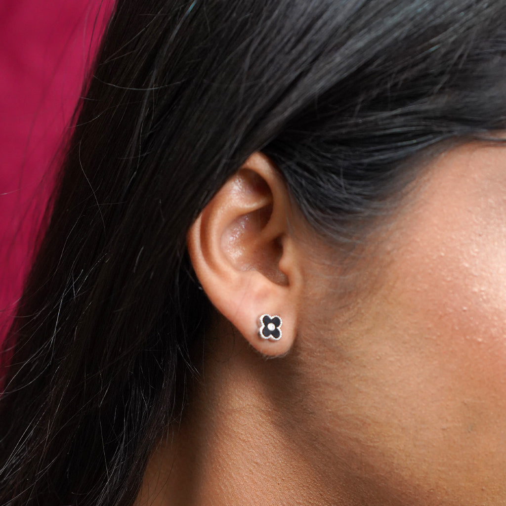 Silver Floral Pendant Set with Balck Stone