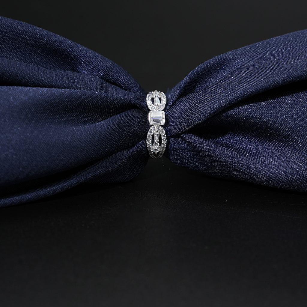 Silver Ring With Stirking Baguette Cut Diamonds