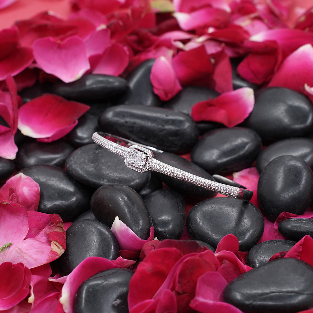 Silver Bracelet With Shimmering Round & Baguette Cut Diamonds