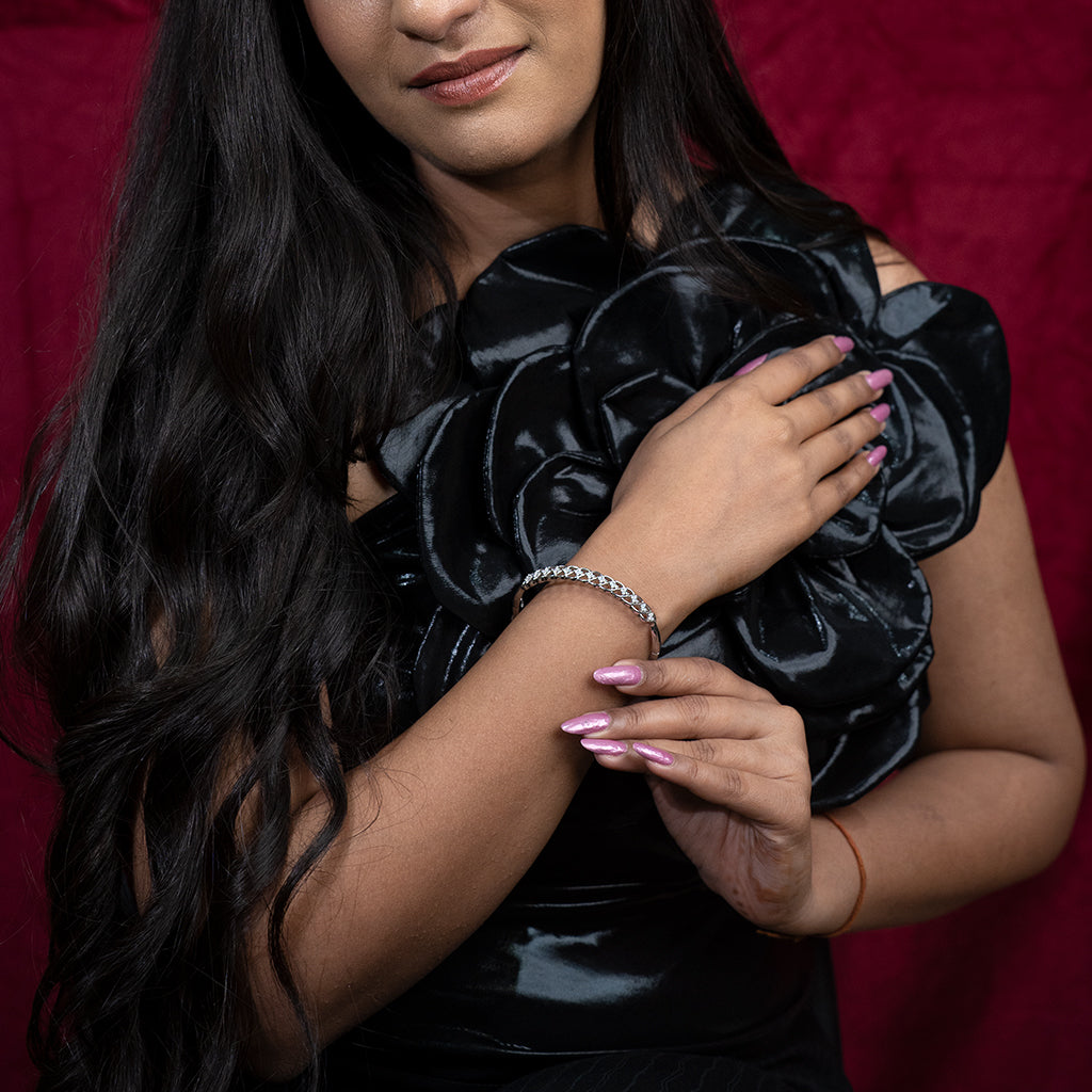 Silver Bracelet With Sparkling Radiant Diamonds