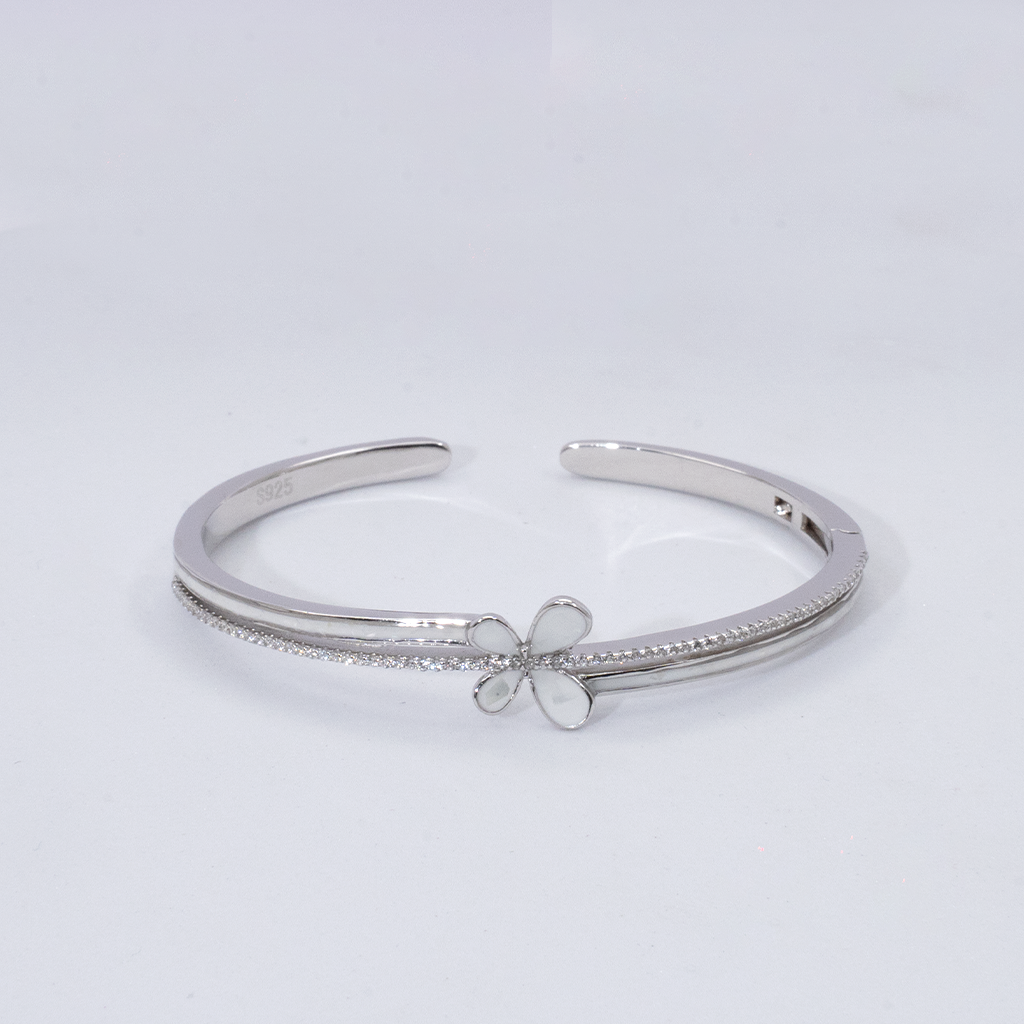 Beautifully Crafted Butterfly Made from Luminous Mother Of Pearl Silver Bracelet