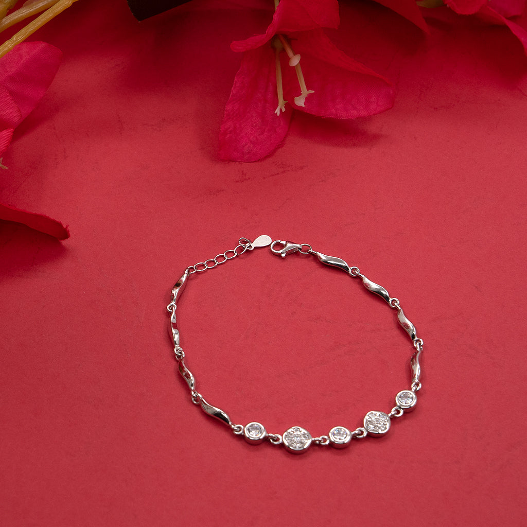 Silver Bracelet With Shimmering Diamonds