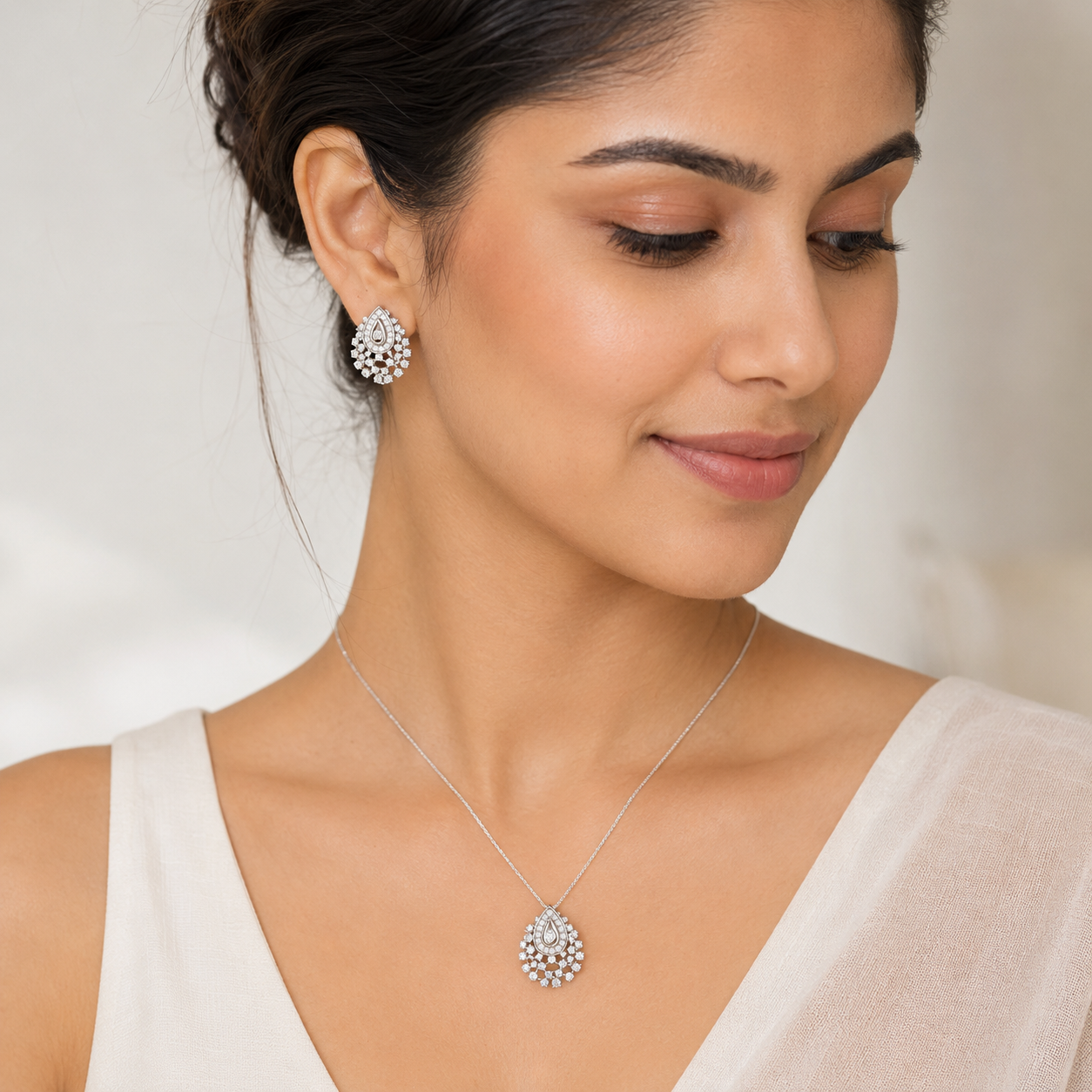 Classic Halo Pendant Set