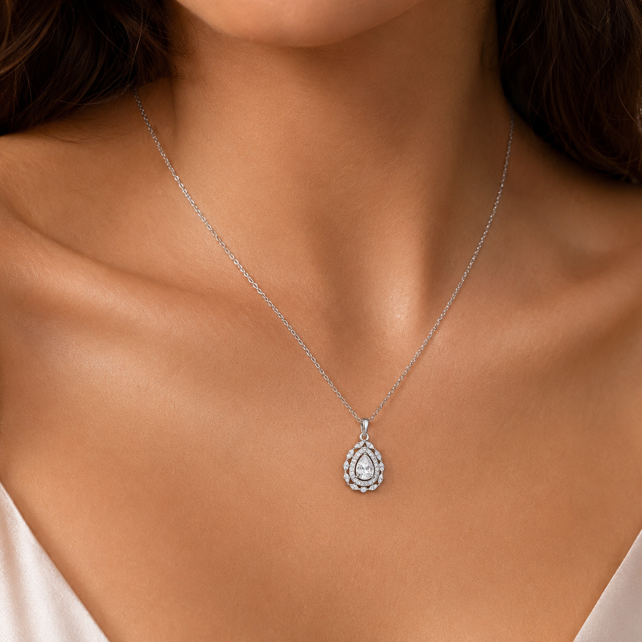 Pearlight Solitaire Pendant