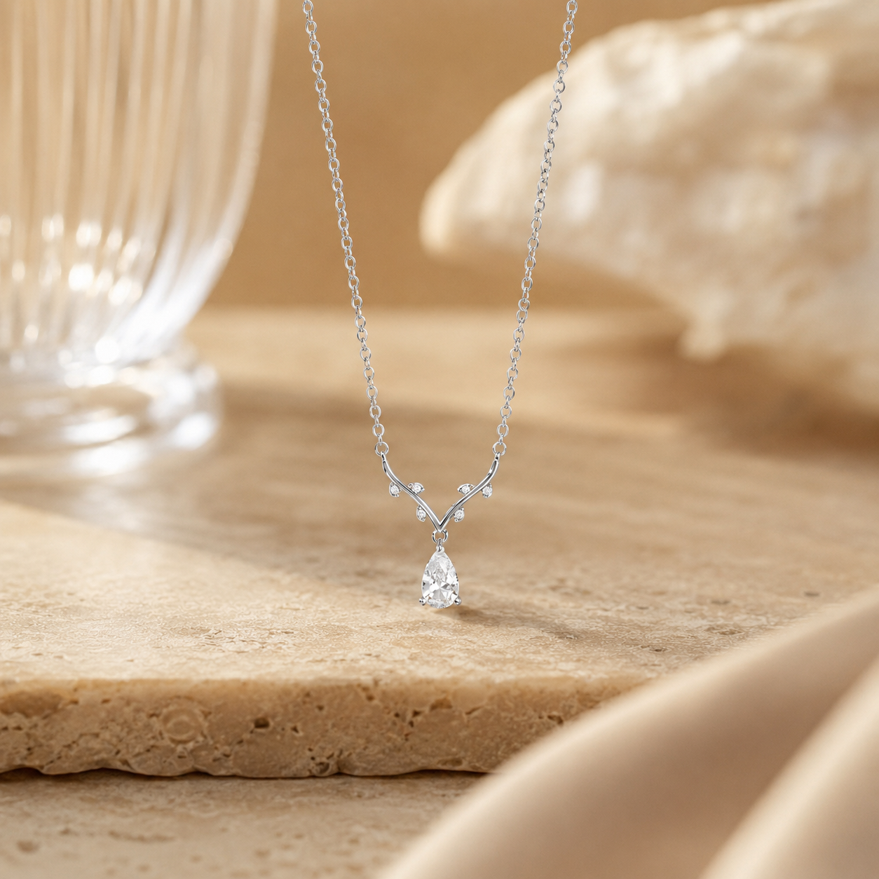 Teardrop Éclat Pendant