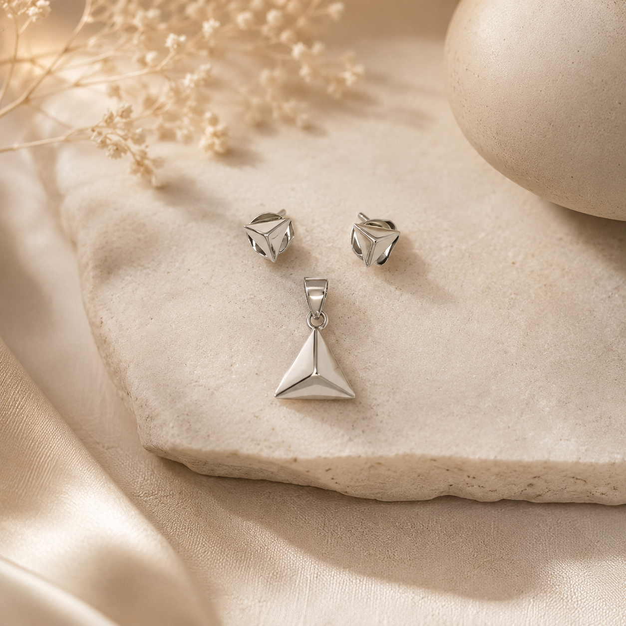 Tria Sleek Pendant Set