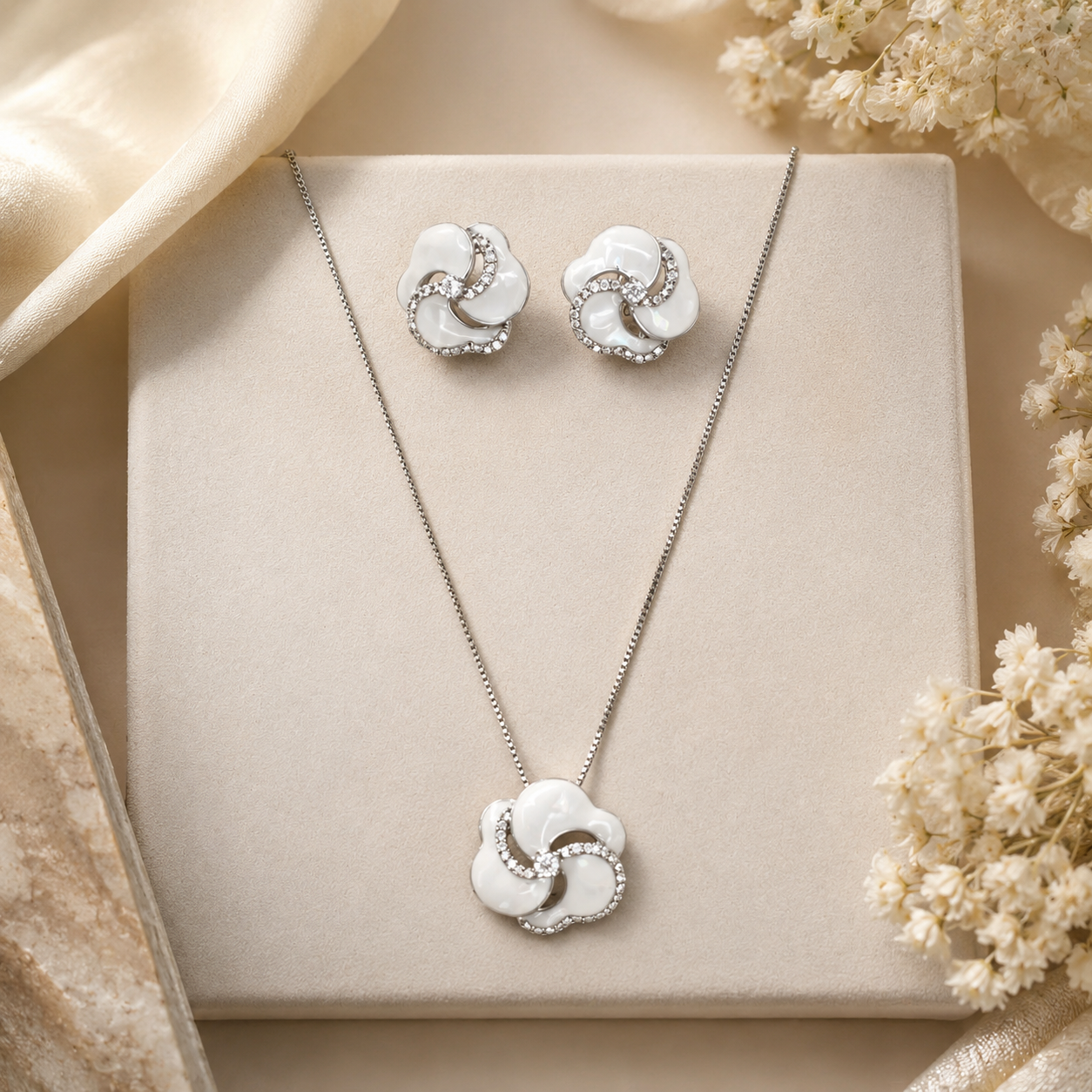 White Bloom Pendant Set
