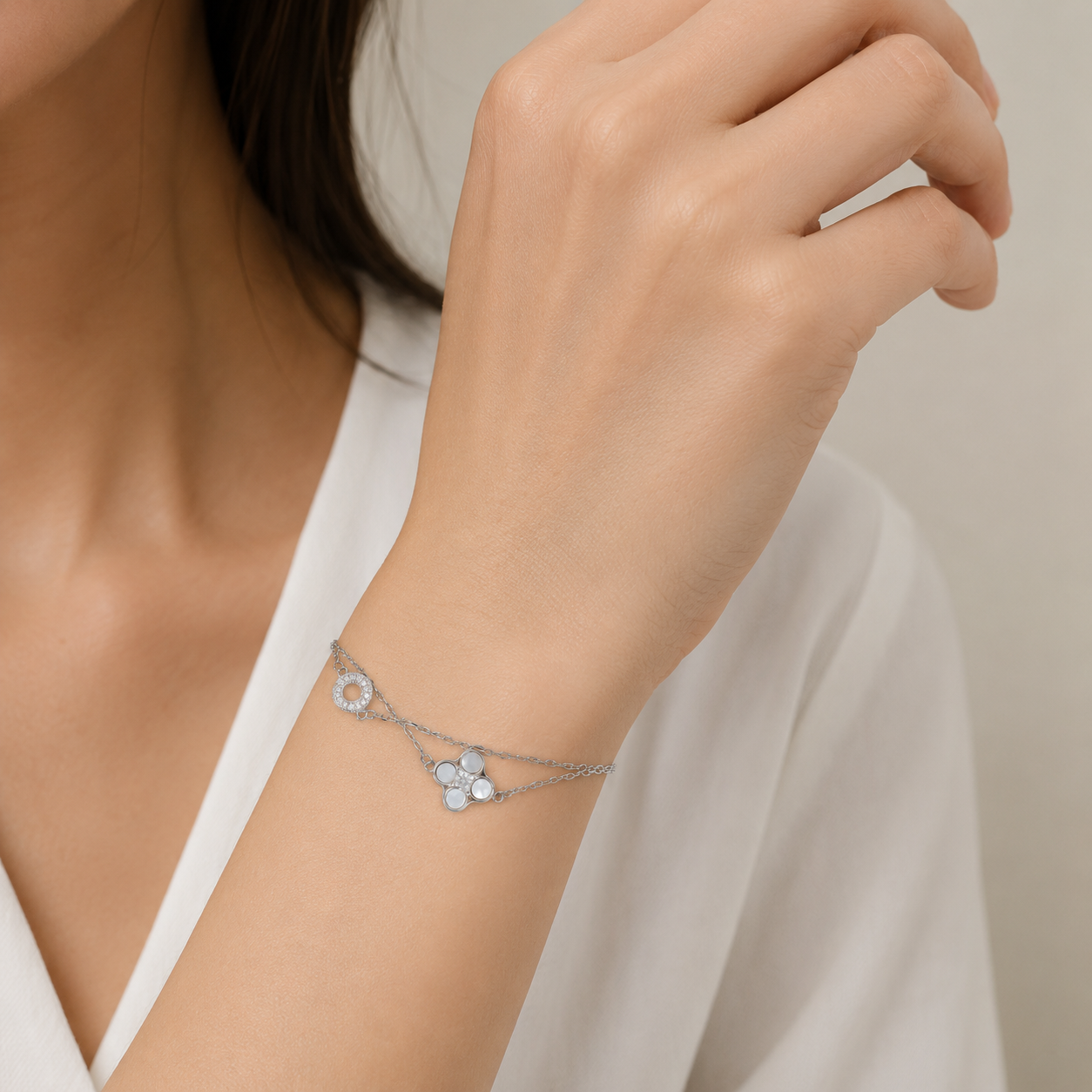 Clove Shaped Silver Bracelet With Mother Of Pearl