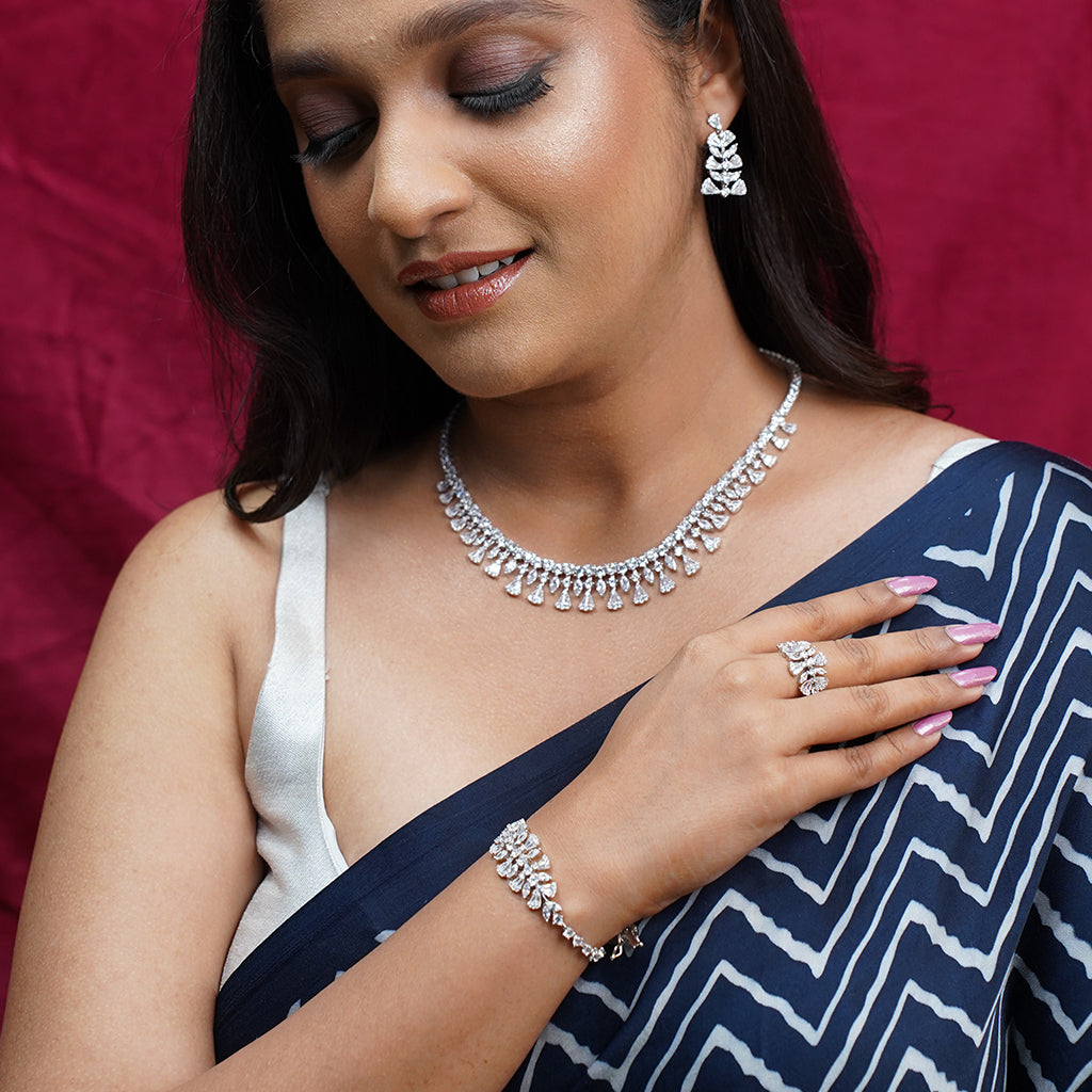 Stunning Diamonds Necklace Set