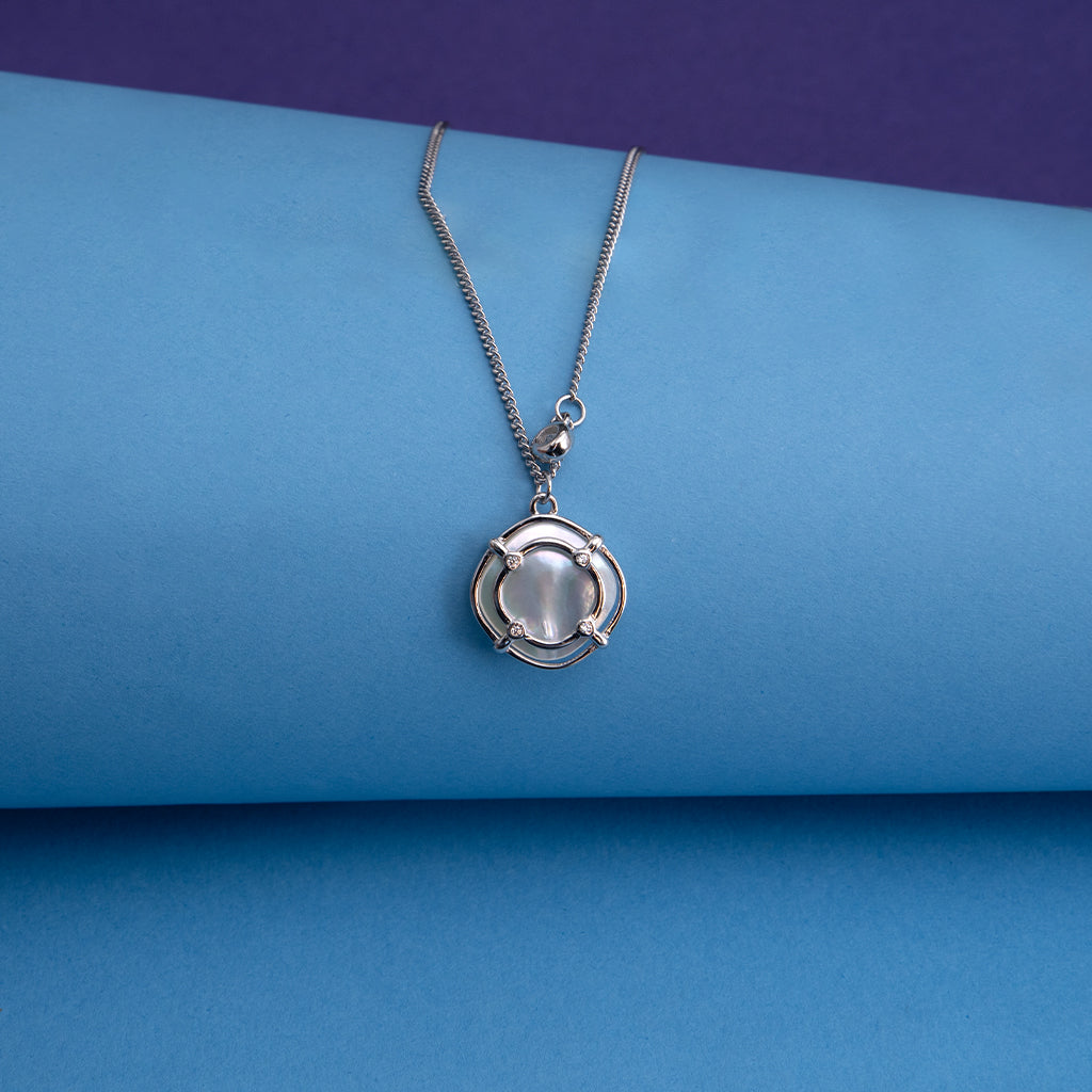Silver Pendant With the Elegance of Nature