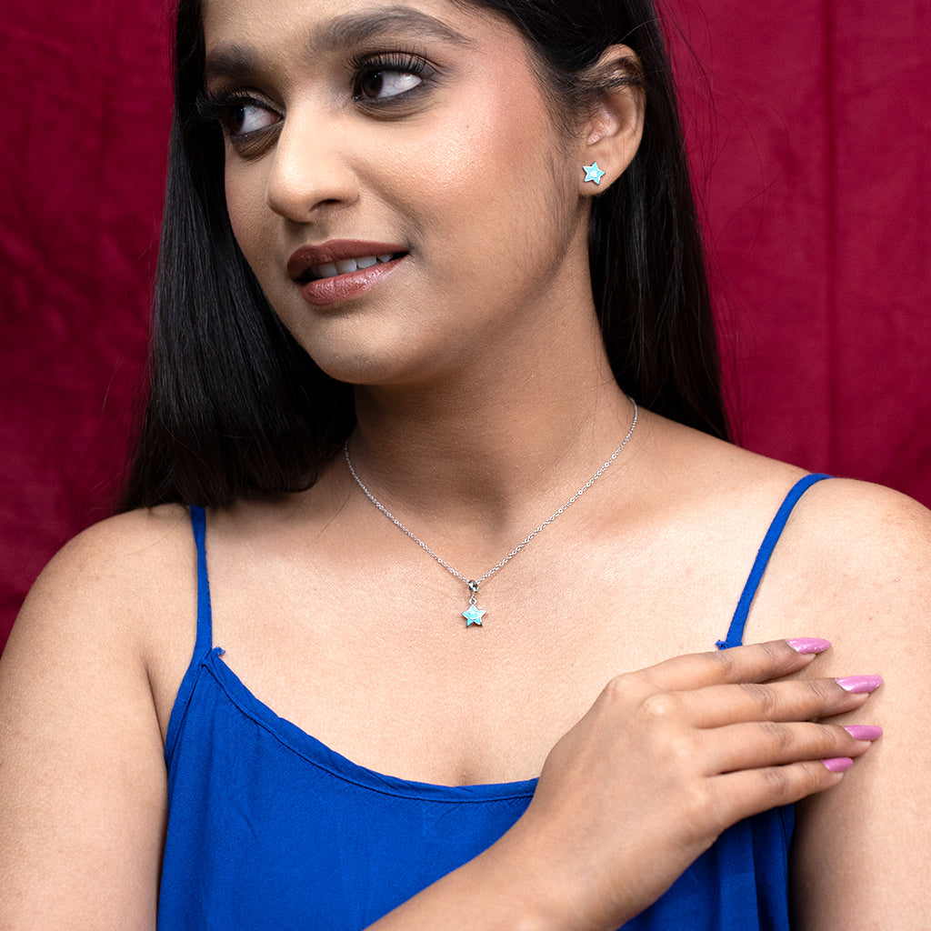 Stunning Silver Pendant Set