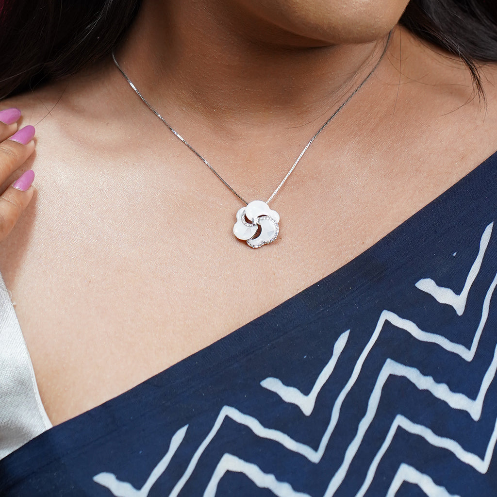 Silver Floral Jewellery Pendant Set with White Stones
