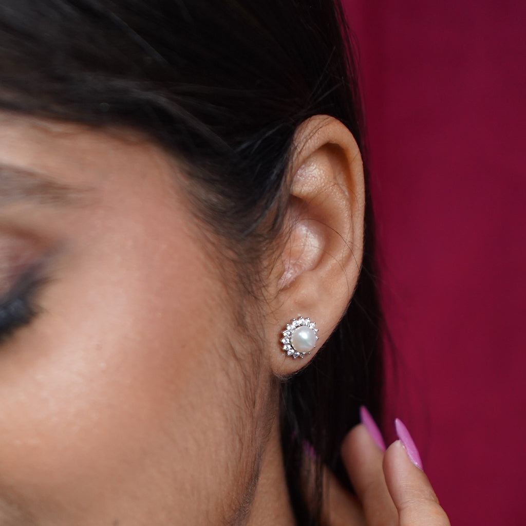 Silver Pendant Set with Soft Glow Pearl