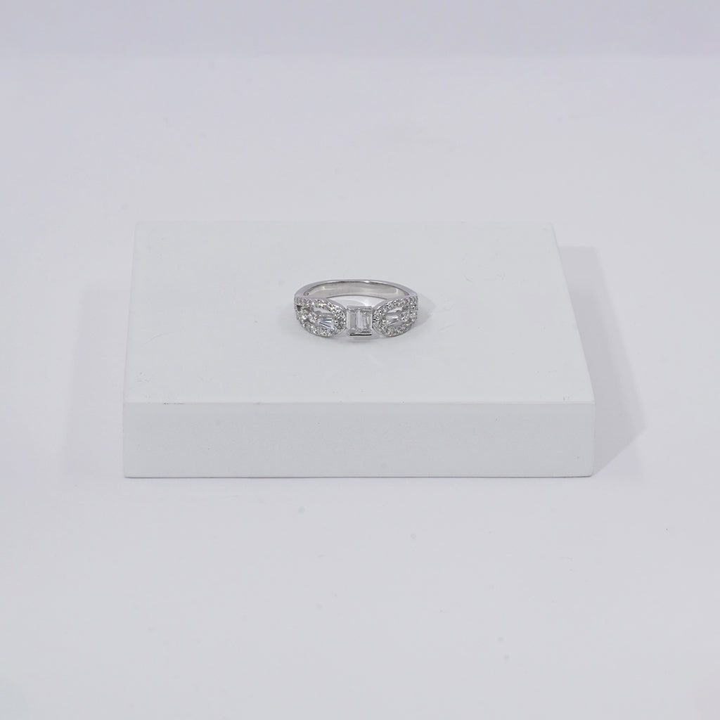 Silver Ring With Stirking Baguette Cut Diamonds