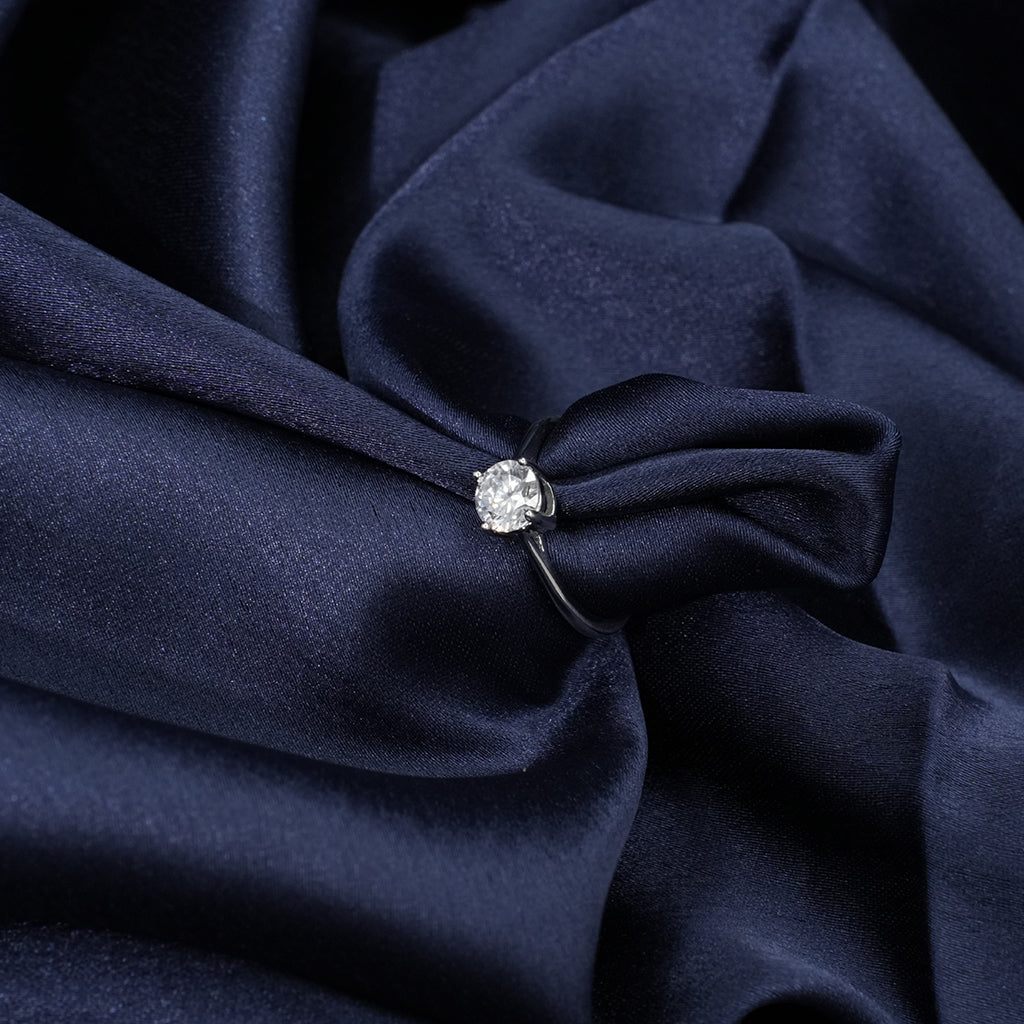 Silver Ring featuring Radiant Centerpiece for Everyday look